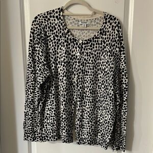 Old Navy Black and White Long Sleeve Button Down
